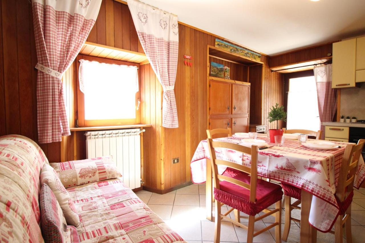 Lo Stambecco Holiday Apartment - Affitti Brevi Italia Брюссон Екстер'єр фото